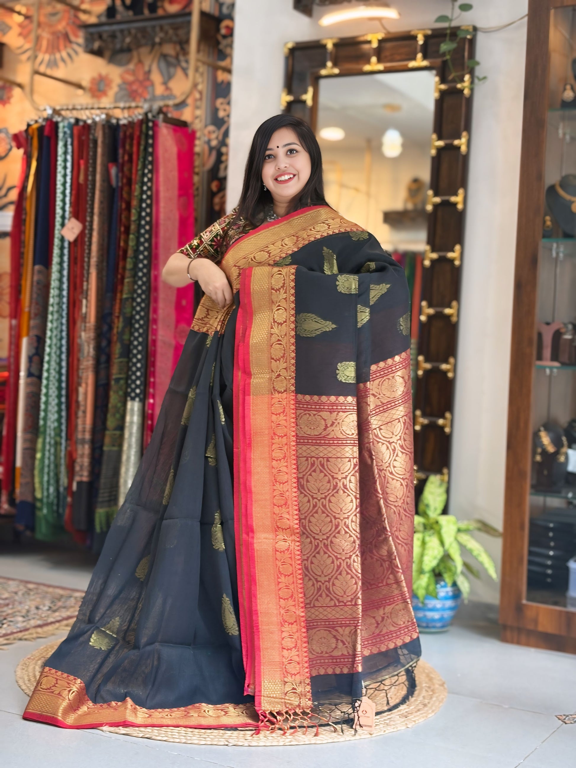 Onyx Elegance - Banarasi Linen