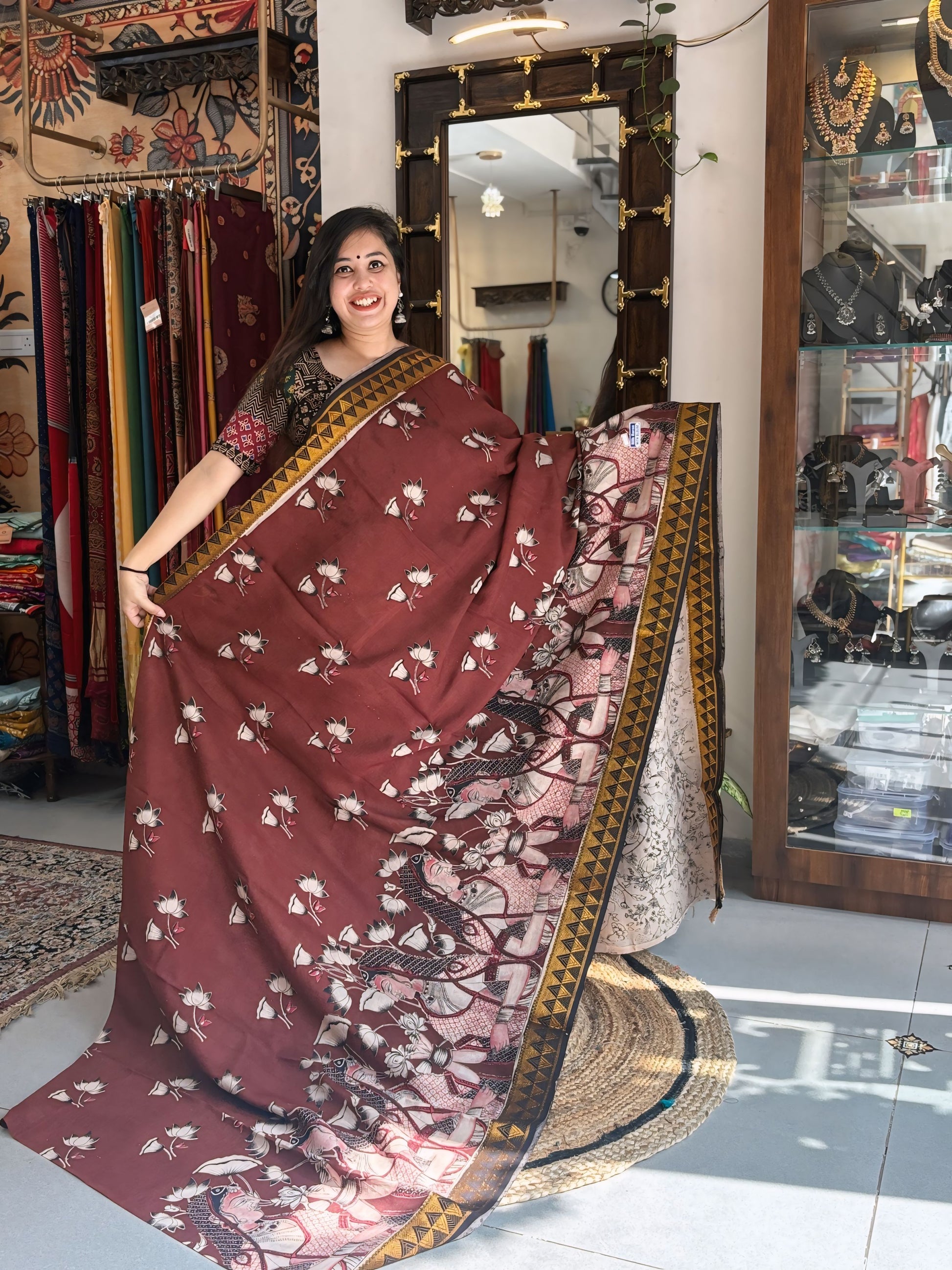 Suroor-e-Saaz
 - Kalamkari Nizam Border