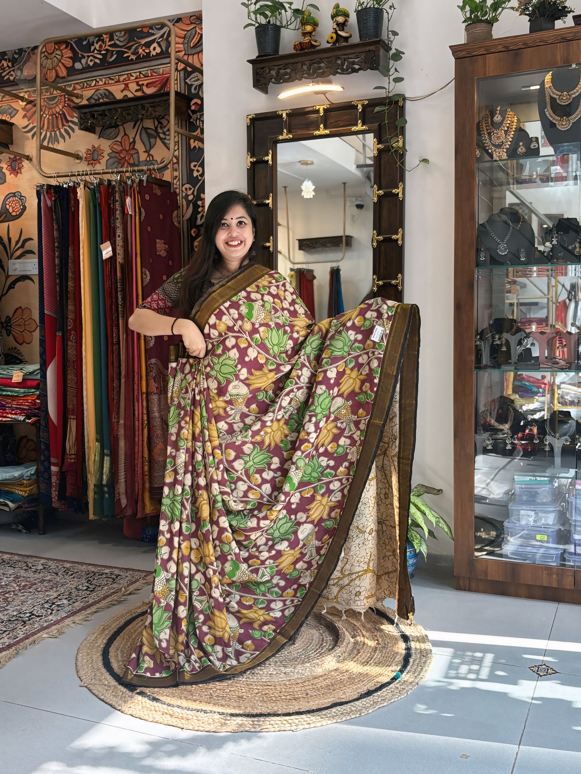 Lotus Lines
 - Kalamkari Nizam Border