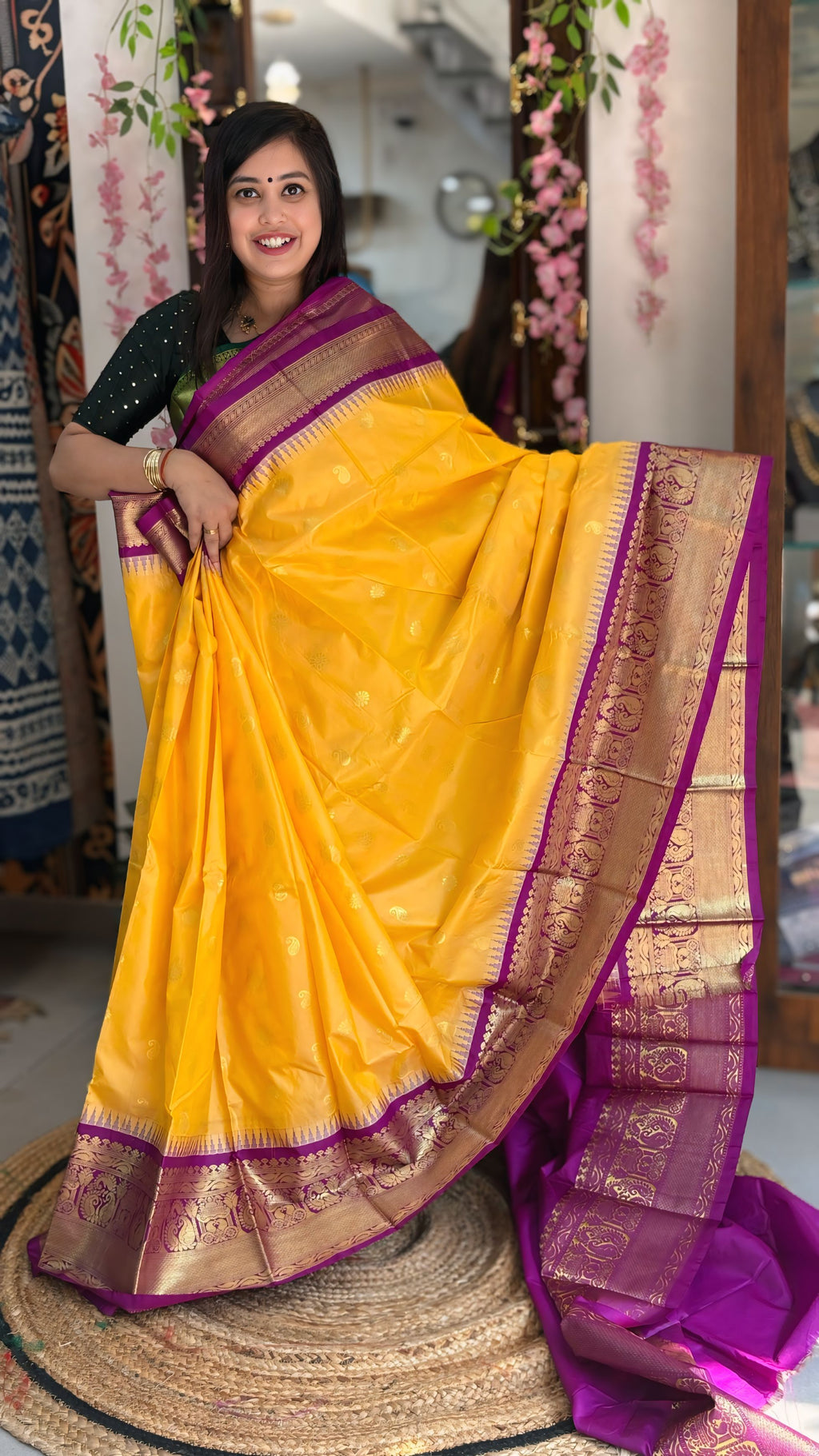 Tanirika - Gadwal Silk Saree