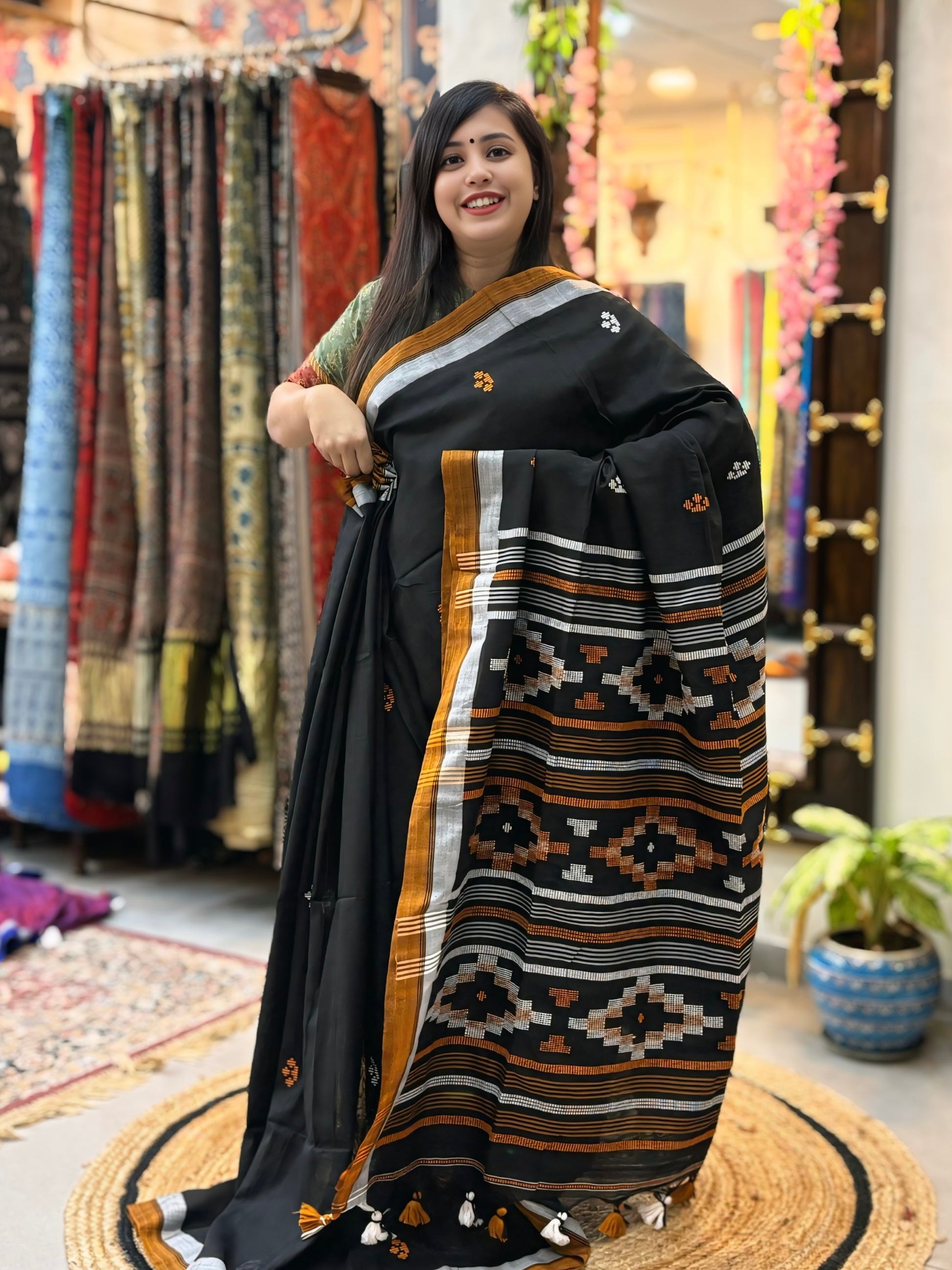 Rajeshwari
- Bhujori Khadi Cotton Saree