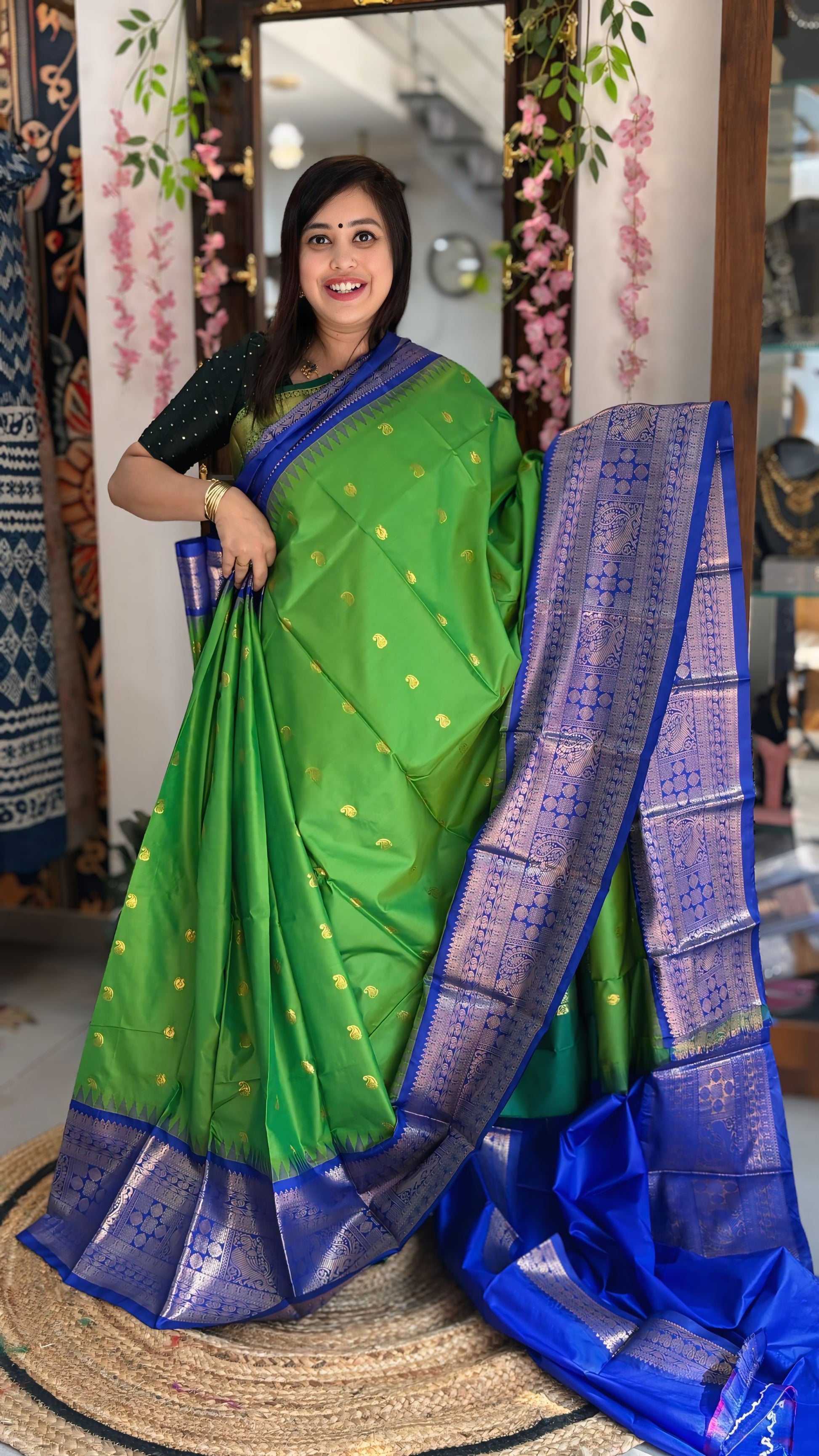 Kashvi - Gadwal Silk Saree