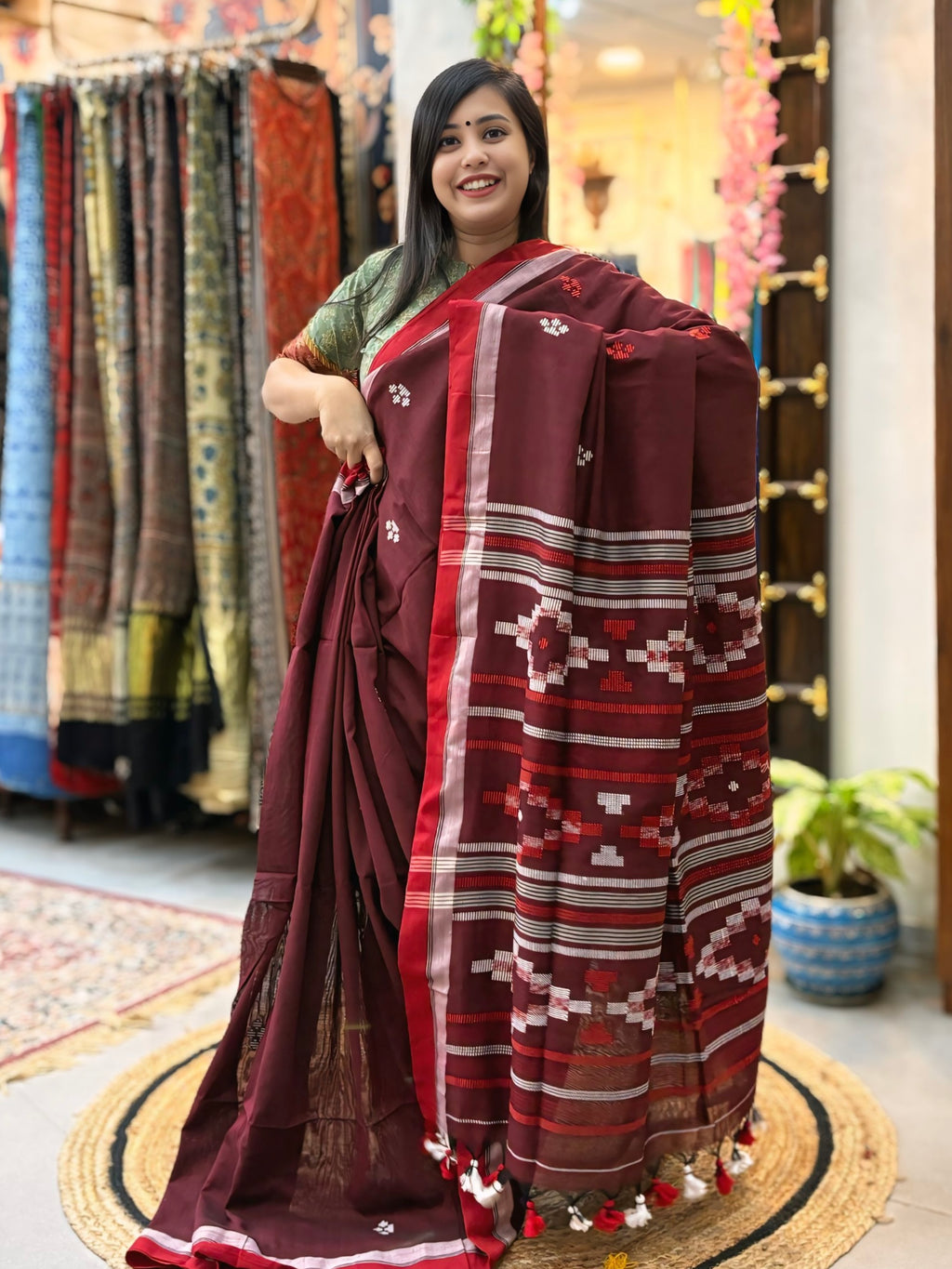 Madhurima
 - Bhujori Khadi Cotton Saree