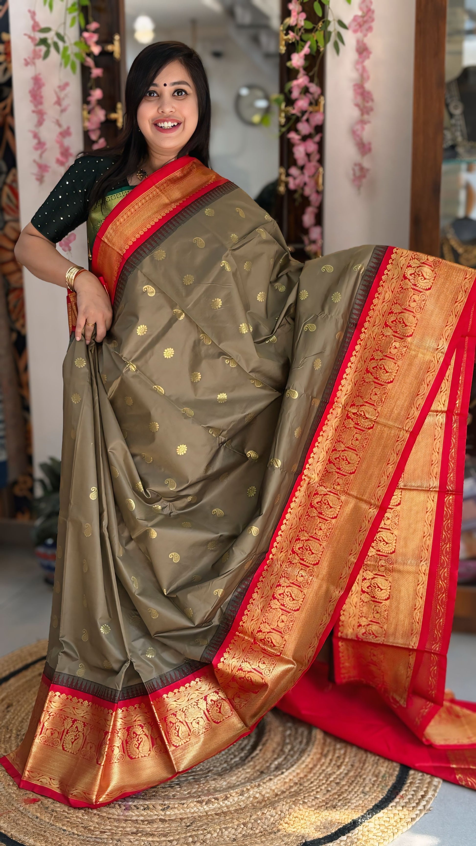 Mrunal - Gadwal Silk Saree