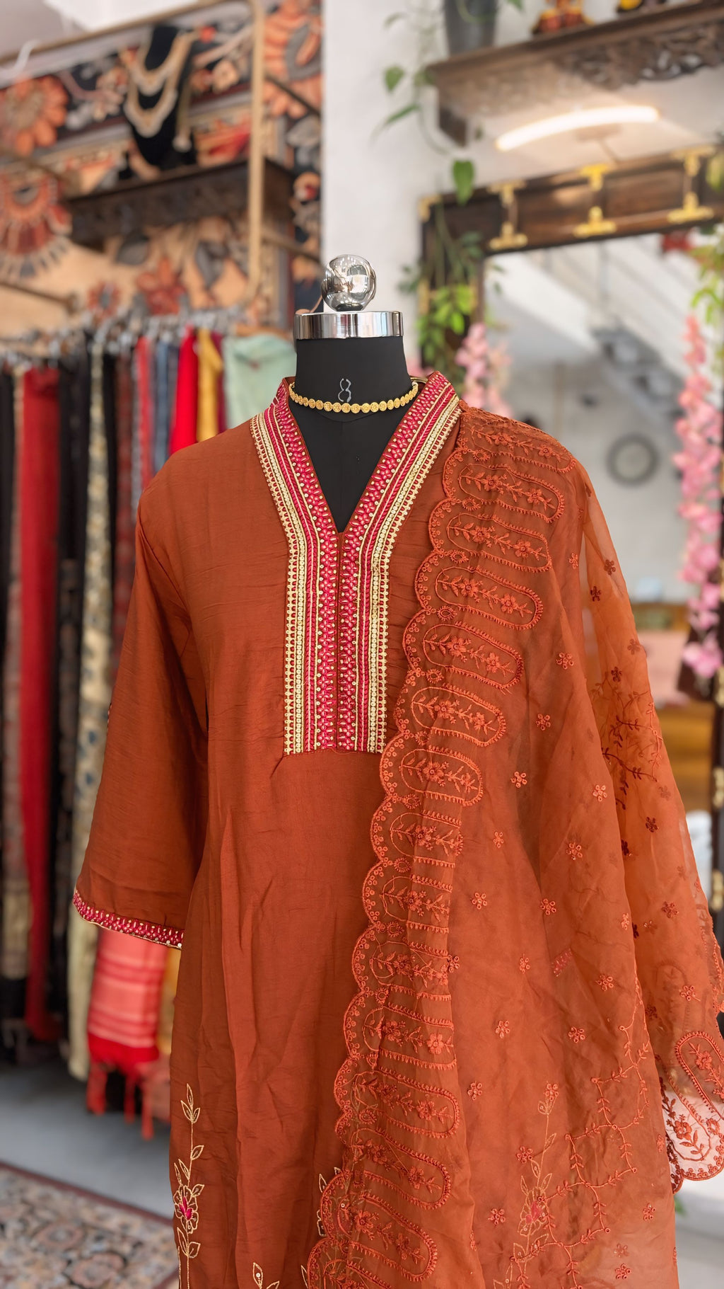 Nazaakat Rust Kurti