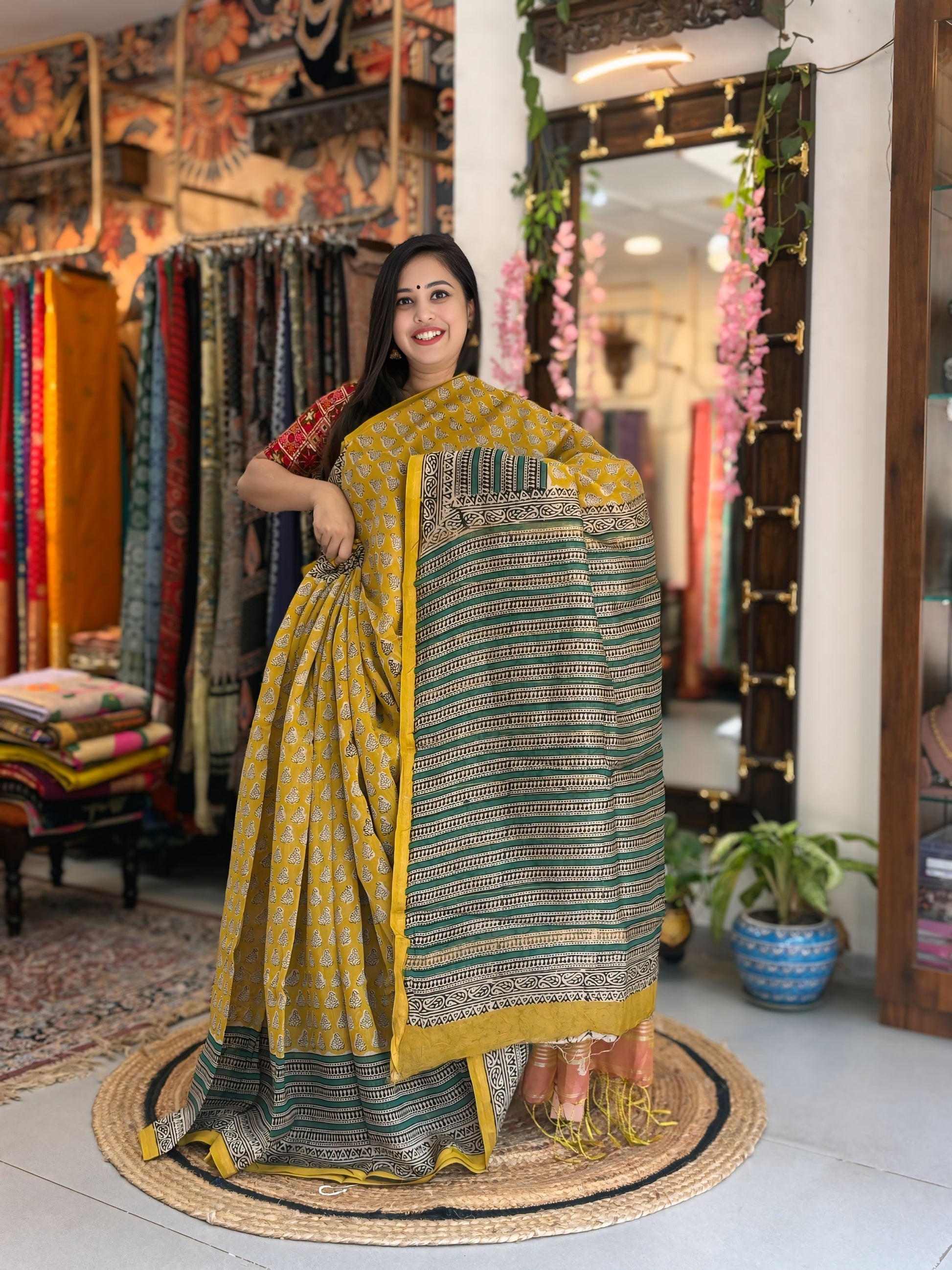 Leheriya
- Chanderi Silk