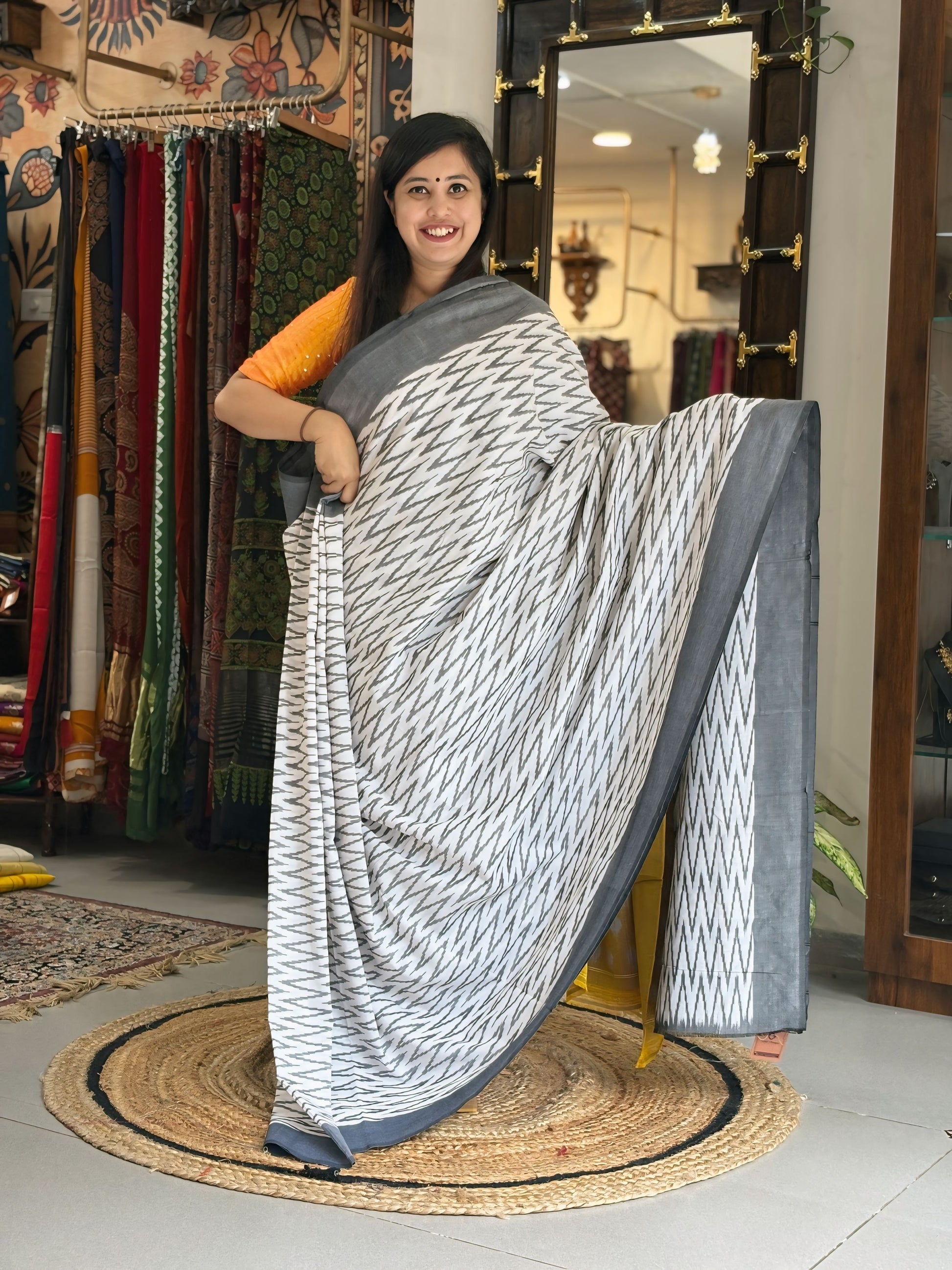 Hima Dhara - Pochampally Saree