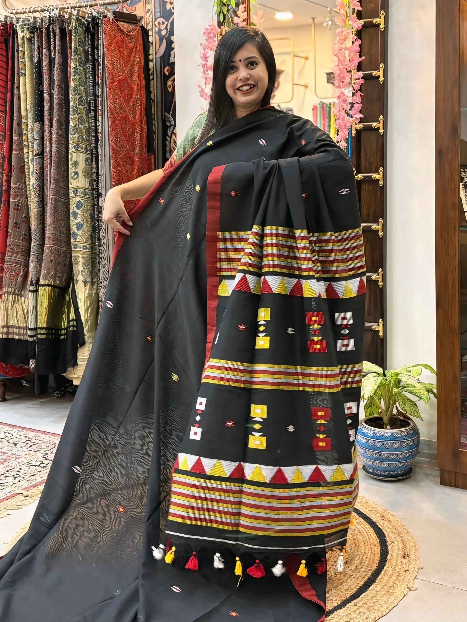 Shringaara - Bhujori Khadi Cotton Saree