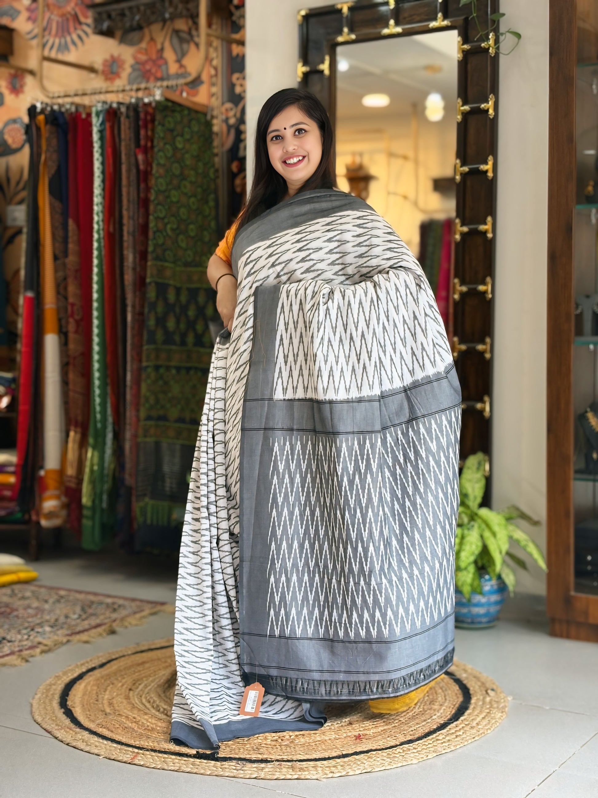 Hima Dhara - Pochampally Saree