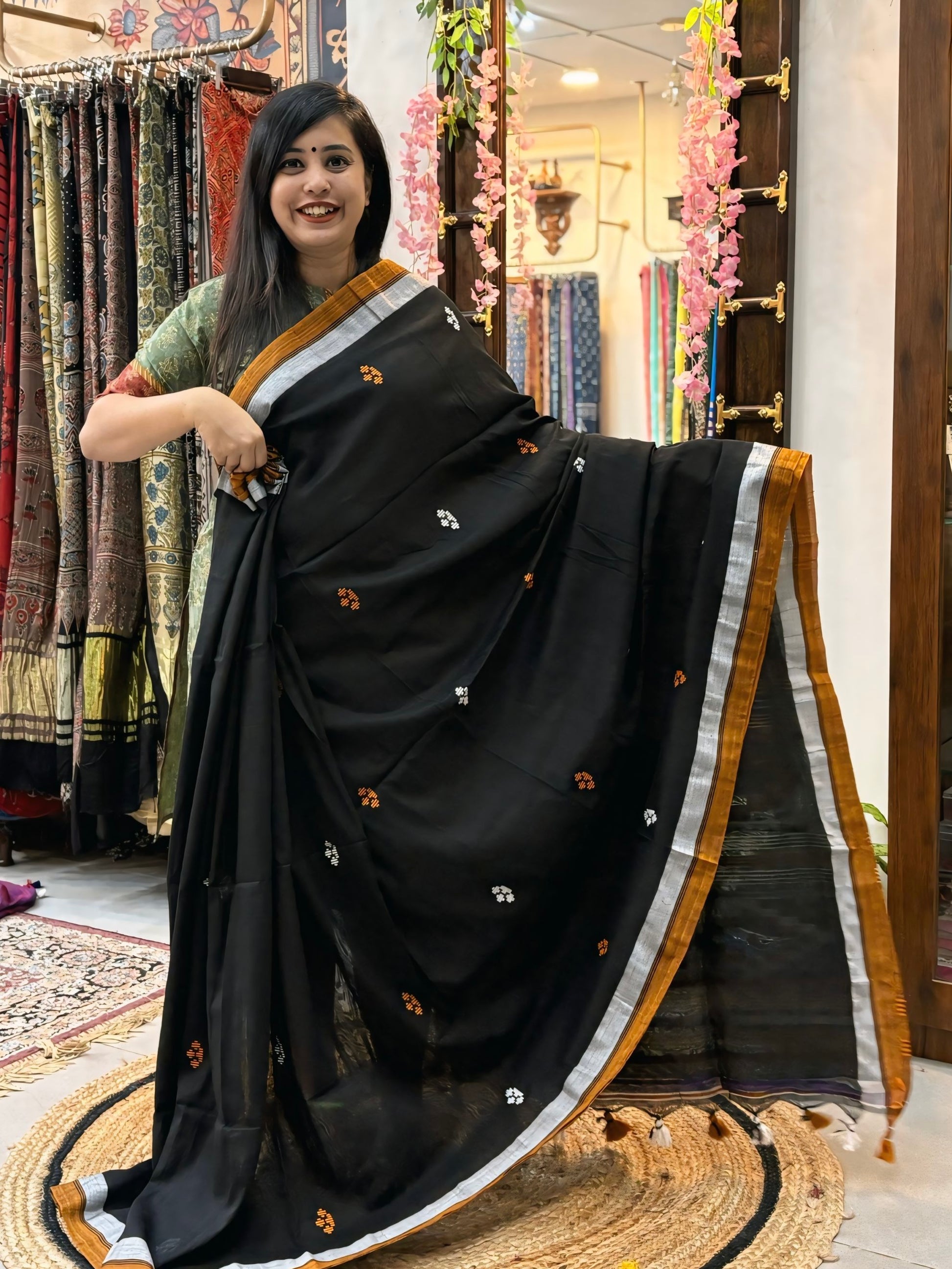 Rajeshwari
- Bhujori Khadi Cotton Saree