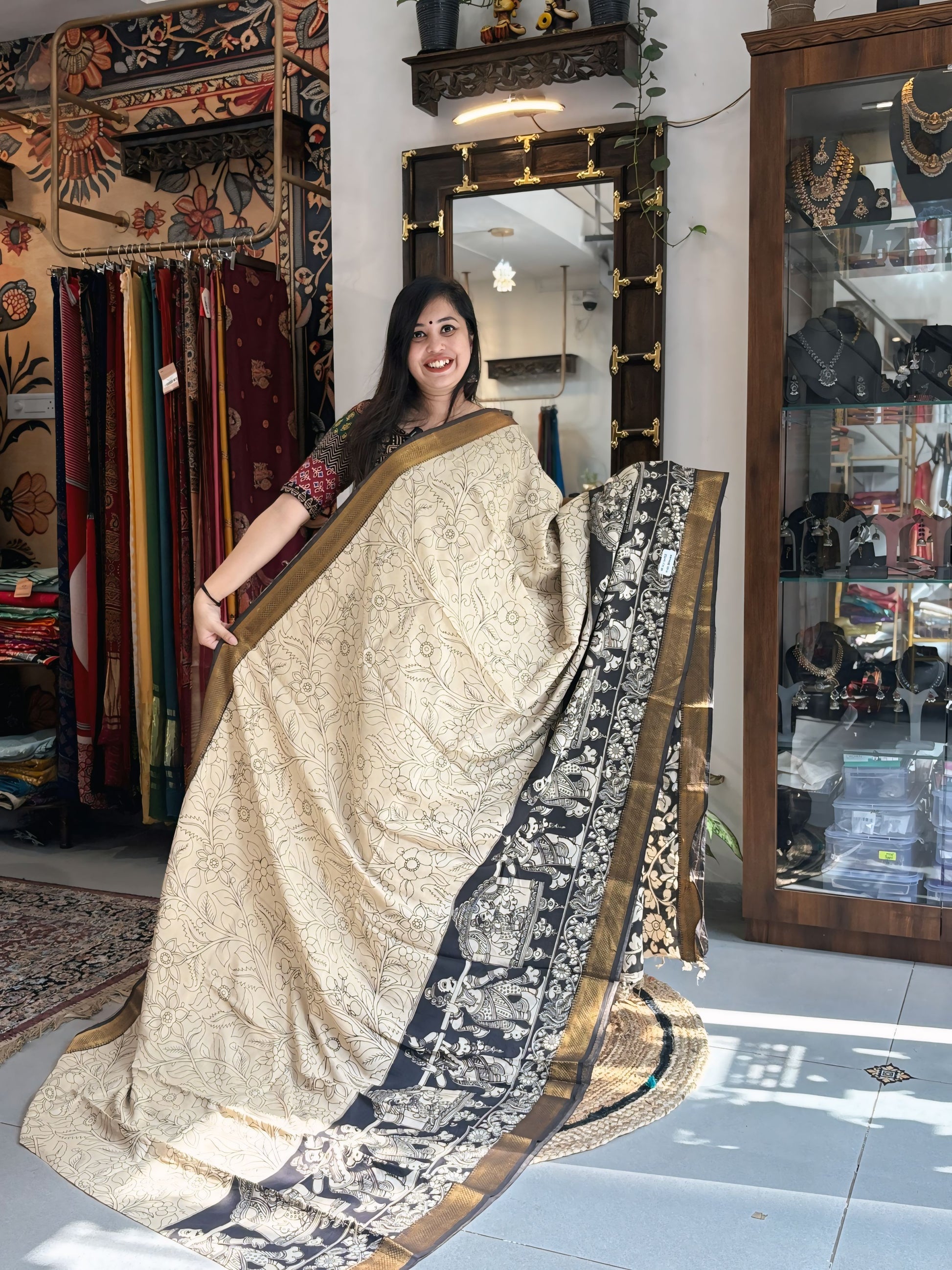 Sitaara Saree
 - Kalamkari Nizam Border