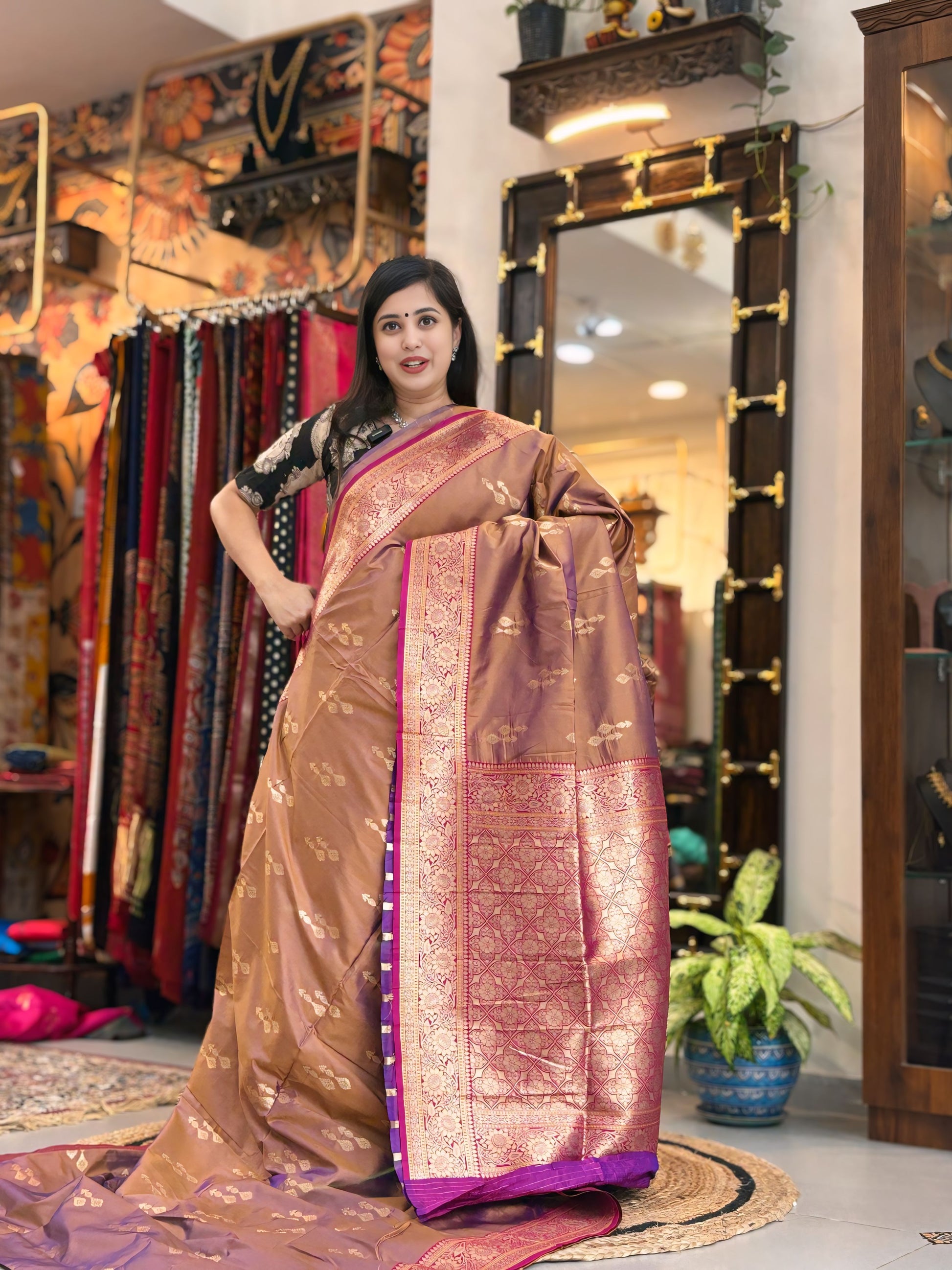 Kumudini - Mashru Banarasi