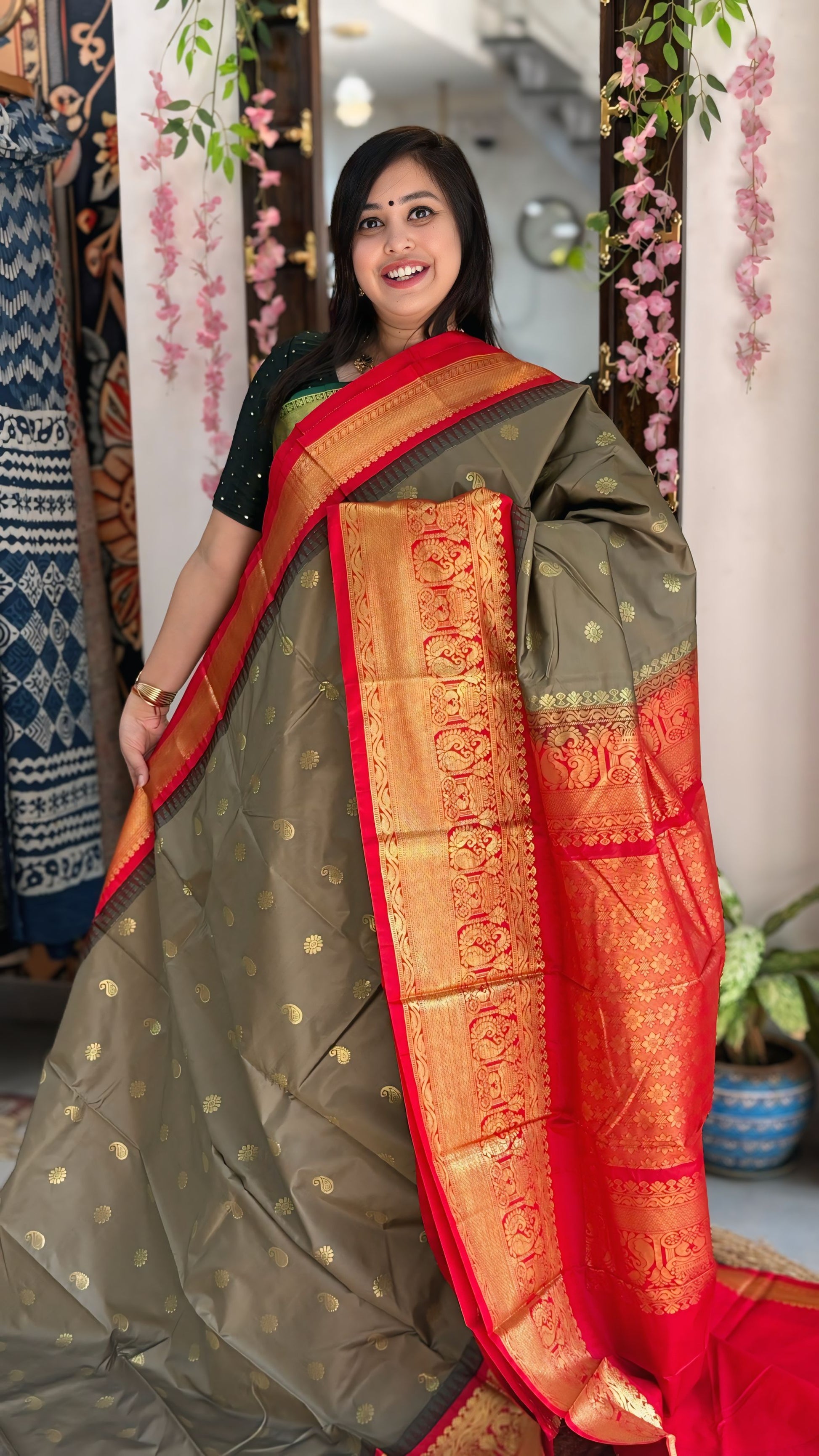Mrunal - Gadwal Silk Saree