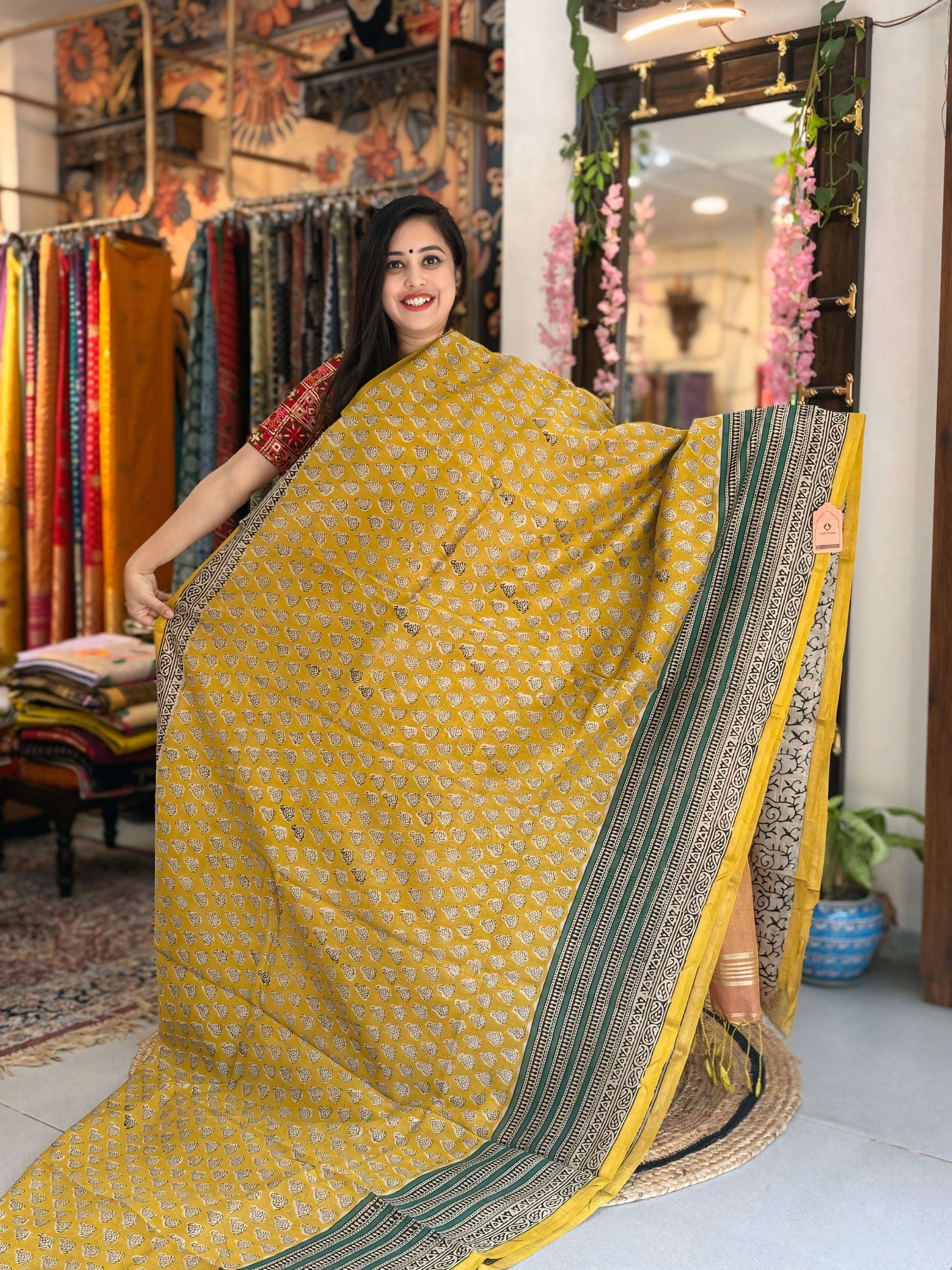 Leheriya
- Chanderi Silk