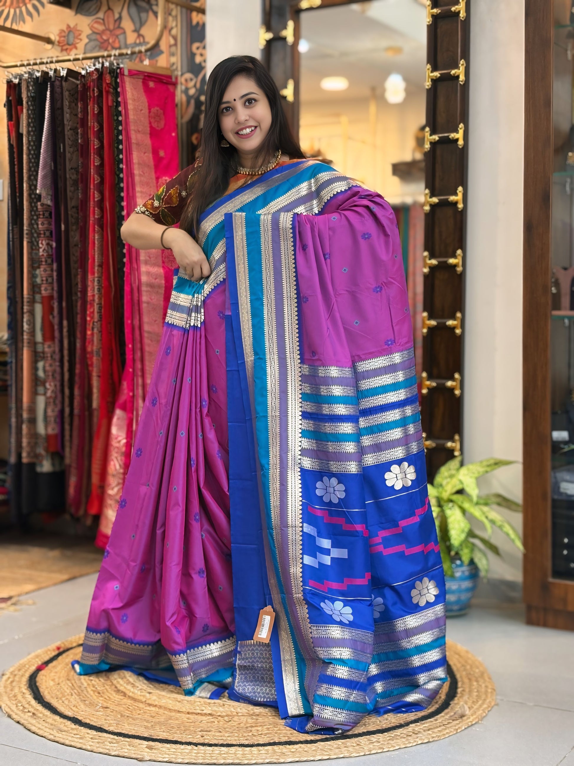 KanchiLite - Kanchipuram Silk