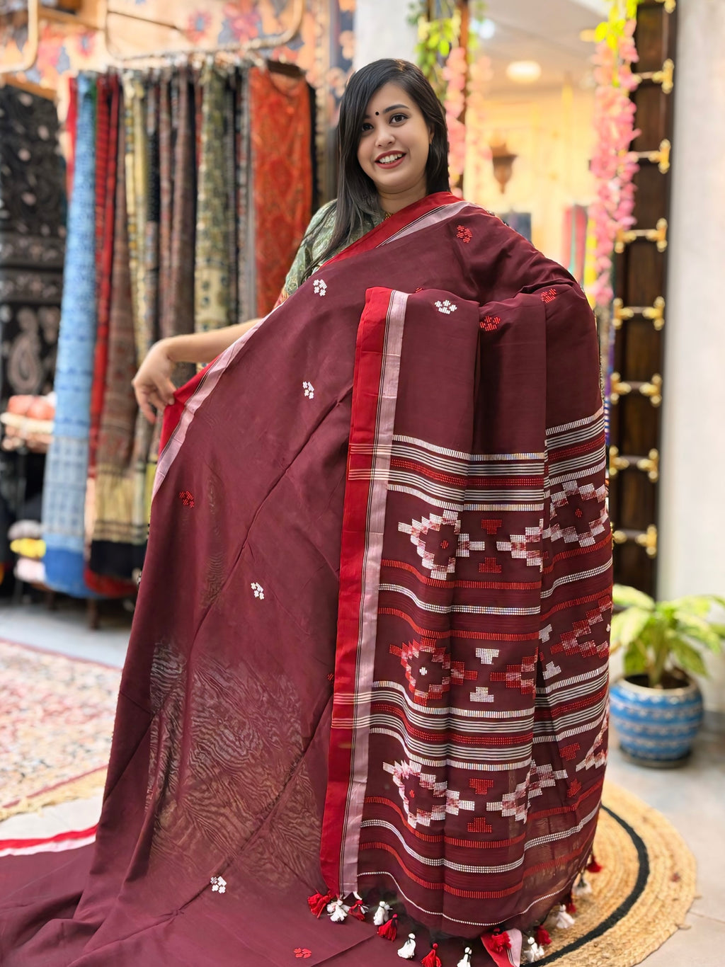 Madhurima
 - Bhujori Khadi Cotton Saree