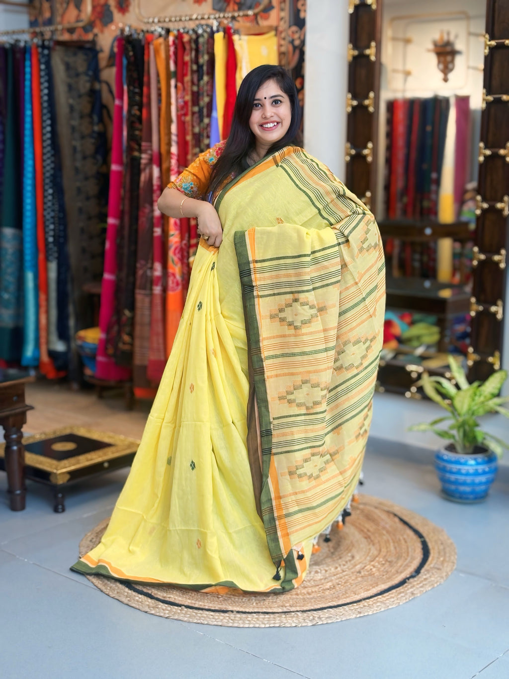 Kesarika - Bhujori Khadi Cotton Saree