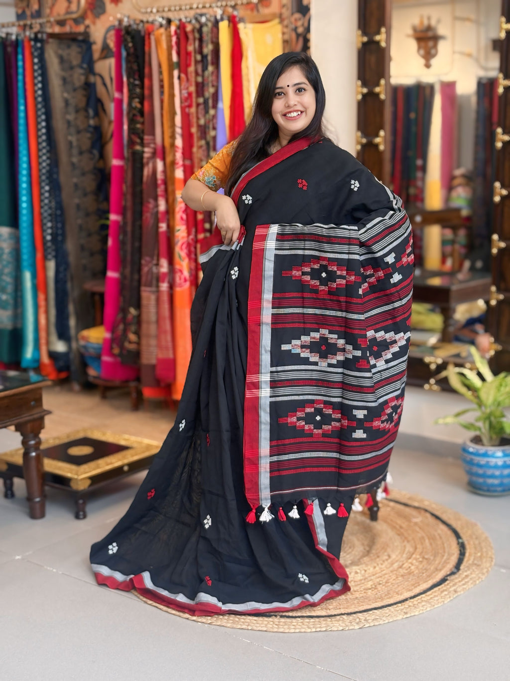 Kaajal Rekha - Bhujori Khadi Cotton Saree