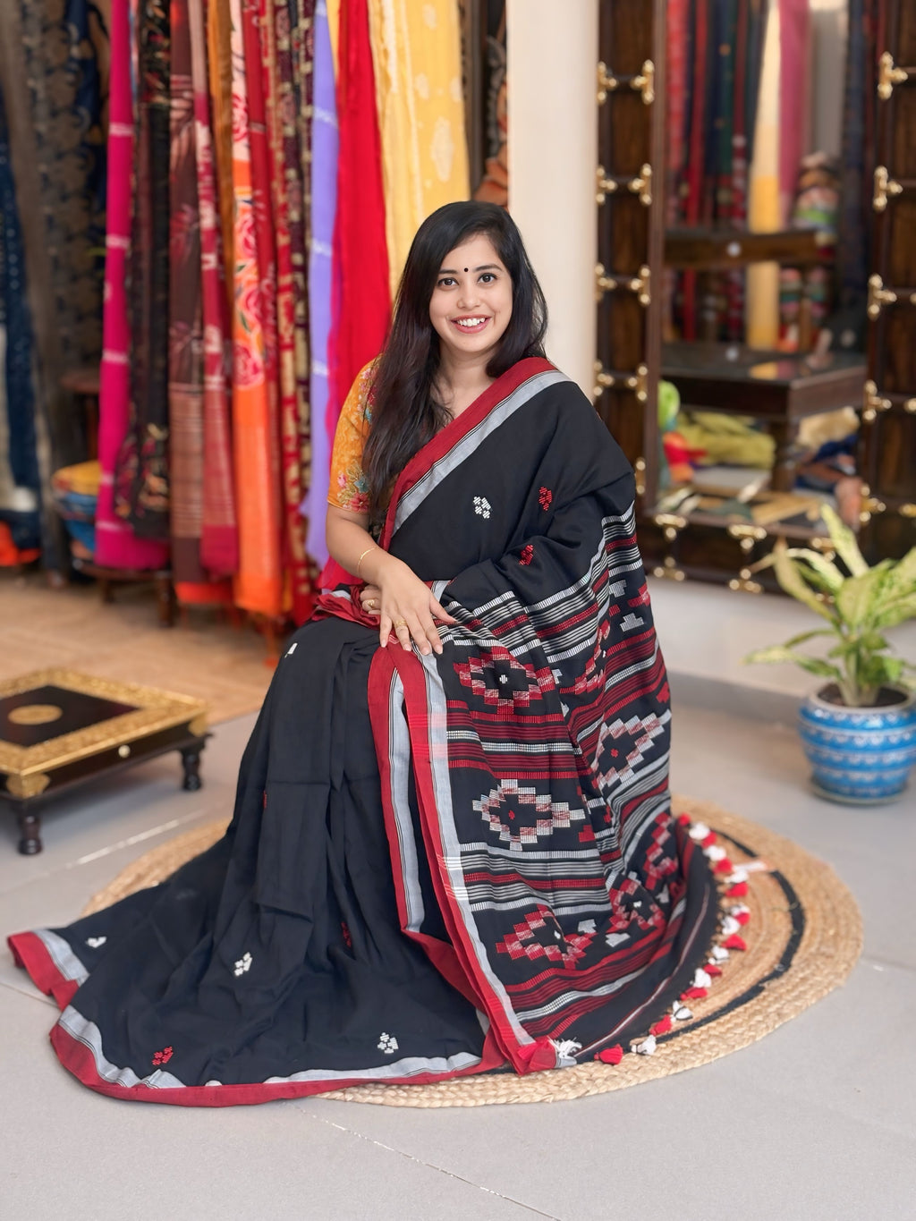 Kaajal Rekha - Bhujori Khadi Cotton Saree