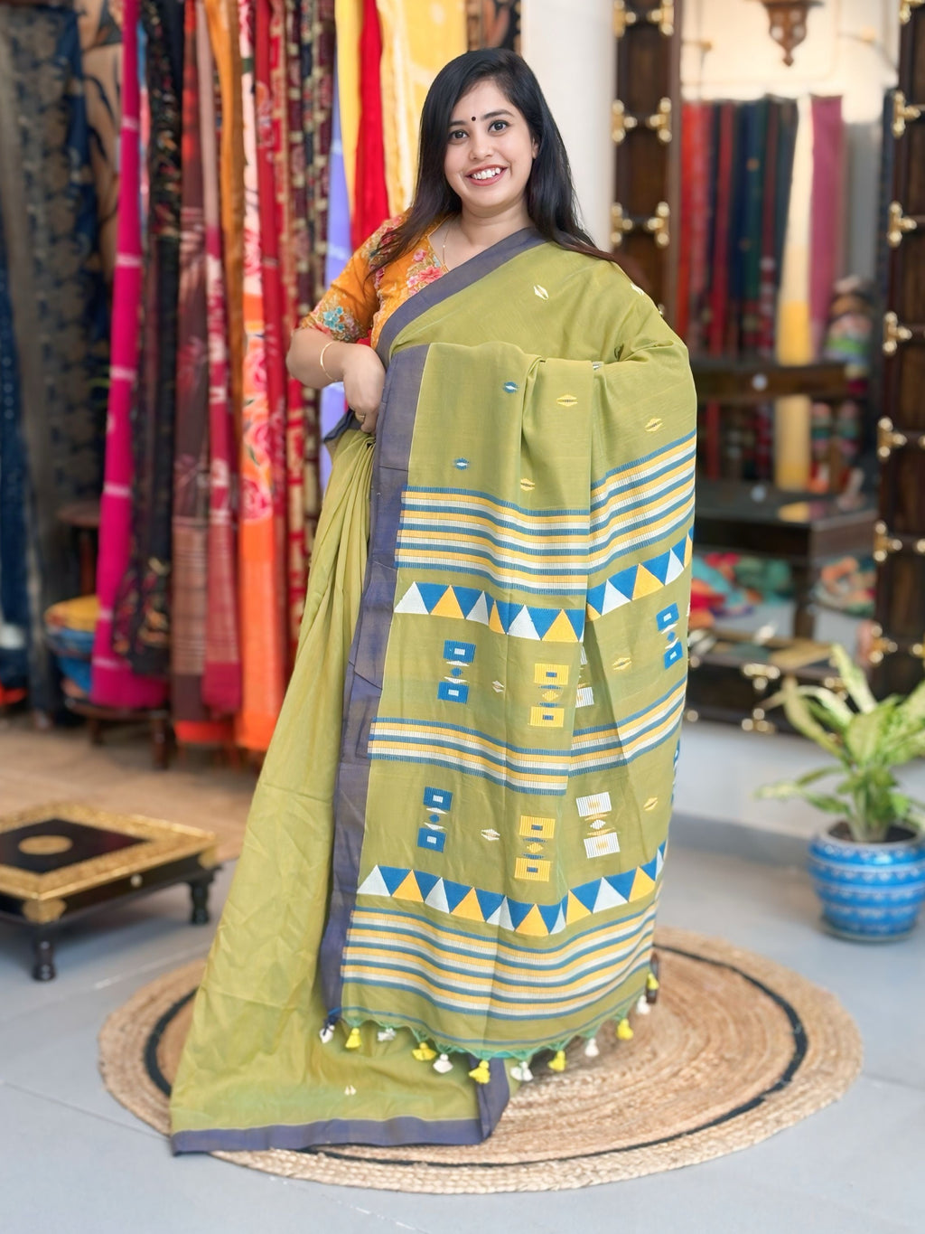 Tulsiya - Bhujori Khadi Cotton Saree